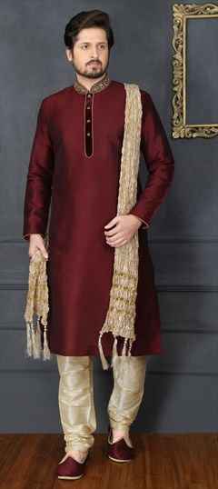 Red and Maroon color Kurta Pyjamas in Banarasi Silk fabric with Embroidered, Thread work : 1500456