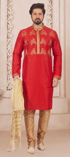 1550513: Red and Maroon color Kurta Pyjamas in Banarasi Silk fabric with Embroidered, Thread work