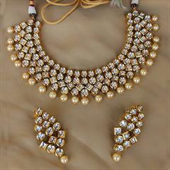 White and Off White color Necklace in Metal Alloy studded with CZ Diamond, Kundan & Gold Rodium Polish : 1571967