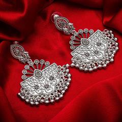 Silver color Earrings in Metal Alloy studded with Beads & Silver Rodium Polish : 1575518