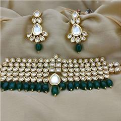 Green color Necklace in Metal Alloy studded with CZ Diamond, Kundan & Gold Rodium Polish : 1581560