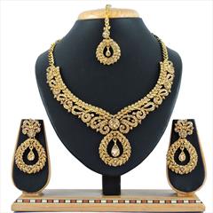 Gold color Necklace in Metal Alloy studded with CZ Diamond & Gold Rodium Polish : 1601464