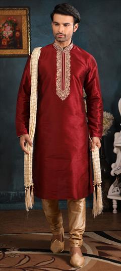 Red and Maroon color Kurta Pyjamas in Banarasi Silk fabric with Embroidered, Thread work : 1609656