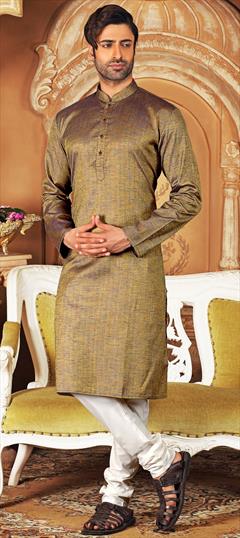 Gold color Kurta Pyjamas in Poly cotton fabric with Thread work : 1626315