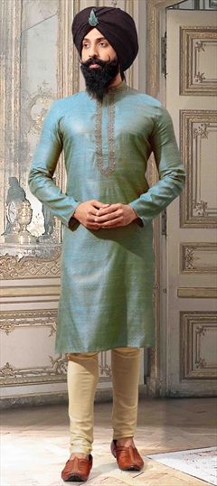 Green color Kurta Pyjamas in Jacquard fabric with Embroidered, Thread work : 1627908