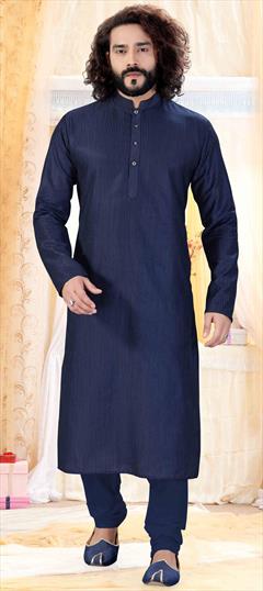 Blue color Kurta Pyjamas in Silk cotton fabric with Thread work : 1629310