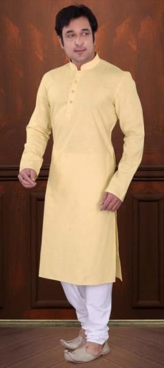 Yellow color Kurta Pyjamas in Cotton fabric with Thread work : 1638340