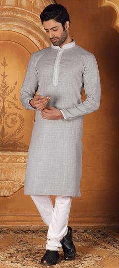 Blue color Kurta Pyjamas in Cotton fabric with Thread work : 1638375