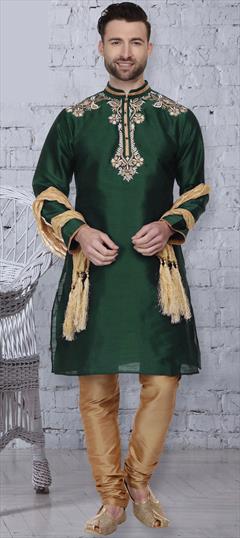 Green color Kurta Pyjamas in Dupion Silk fabric with Embroidered, Thread work : 1652098