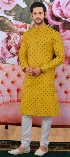Yellow color Kurta Pyjamas in Cotton fabric with Printed work : 1663730