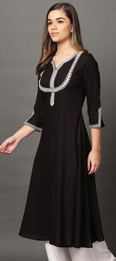 Casual Black and Grey color Kurti in Rayon fabric with A Line, Long Sleeve Thread work : 1679493