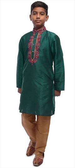 Green color Boys Kurta Pyjama in Dupion Silk fabric with Embroidered work : 1690329