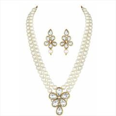 White and Off White color Necklace in Metal Alloy studded with Austrian diamond & Gold Rodium Polish : 1695356