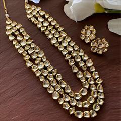 White and Off White color Necklace in Metal Alloy studded with Kundan & Gold Rodium Polish : 1700338