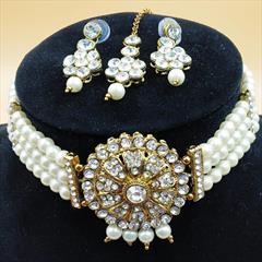 White and Off White color Necklace in Metal Alloy studded with CZ Diamond, Pearl & Gold Rodium Polish : 1701994