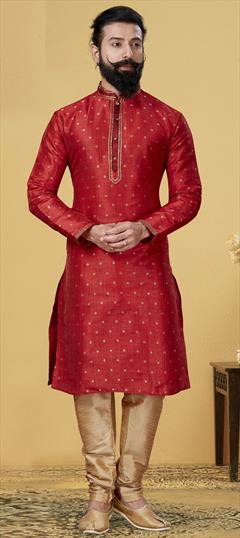 Red and Maroon color Kurta Pyjamas in Jacquard fabric with Thread work : 1705963