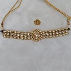 White and Off White color Necklace in Copper studded with Kundan & Gold Rodium Polish : 1711859