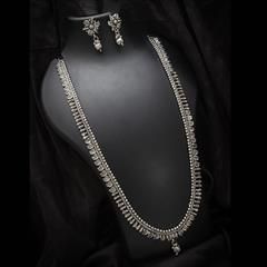 Silver color Necklace in Metal Alloy studded with Beads & Silver Rodium Polish : 1721039