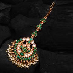 Green, White and Off White color Mang Tikka in Metal Alloy studded with Kundan, Pearl & Gold Rodium Polish : 1726868