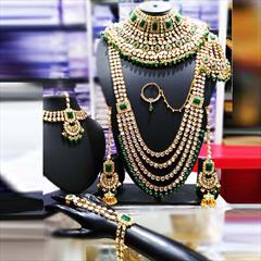 Green color Bridal Jewelry in Metal Alloy studded with Beads & Gold Rodium Polish : 1728906