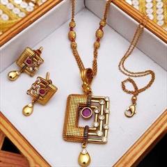 Purple and Violet color Pendant in Metal Alloy studded with Artificial & Gold Rodium Polish : 1728913