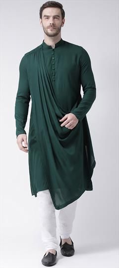 Green color Kurta Pyjamas in Blended Cotton fabric with Thread work : 1737188