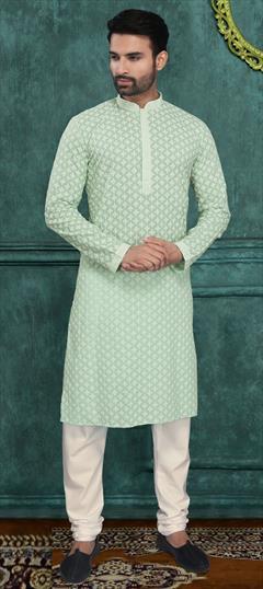 Green color Kurta Pyjamas in Cotton fabric with Embroidered, Resham, Thread work : 1740377