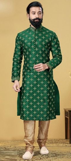 Green color Kurta Pyjamas in Dupion Silk fabric with Embroidered, Thread work : 1743391
