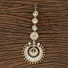 White and Off White color Mang Tikka in Brass studded with Kundan, Pearl & Gold Rodium Polish : 1744287