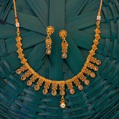 Gold color Necklace in Brass studded with Beads, Pearl & Gold Rodium Polish : 1745040