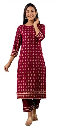 Casual Pink and Majenta color Tunic with Bottom in Rayon fabric with Straight Zari work : 1747087