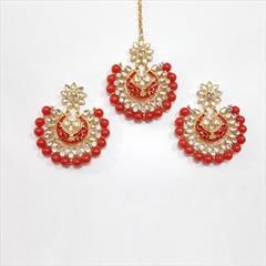 Red and Maroon color Mang Tikka in Metal Alloy studded with CZ Diamond & Gold Rodium Polish : 1747849