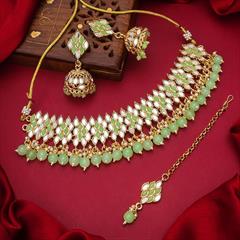 Green color Necklace in Metal Alloy studded with Kundan & Gold Rodium Polish : 1750114