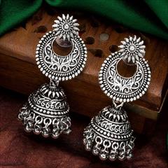 Silver color Earrings in Metal Alloy studded with Beads & Silver Rodium Polish : 1751632