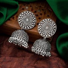 Silver color Earrings in Metal Alloy studded with Beads & Silver Rodium Polish : 1751634