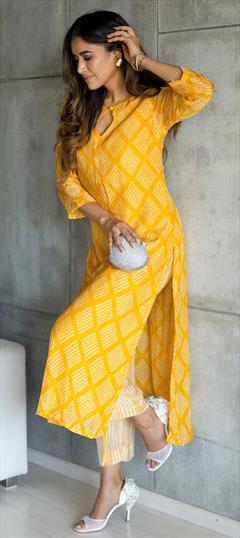 Casual Yellow color Tunic with Bottom in Muslin fabric with Digital Print work : 1758638