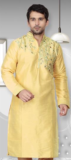Yellow color Kurta in Dupion Silk fabric with Embroidered, Resham, Thread work : 1759085