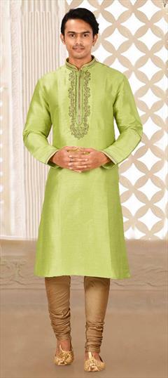 Green color Kurta Pyjamas in Art Silk fabric with Thread, Zardozi work : 1760119