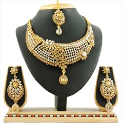 Gold color Necklace in Metal Alloy studded with CZ Diamond & Gold Rodium Polish : 1764150