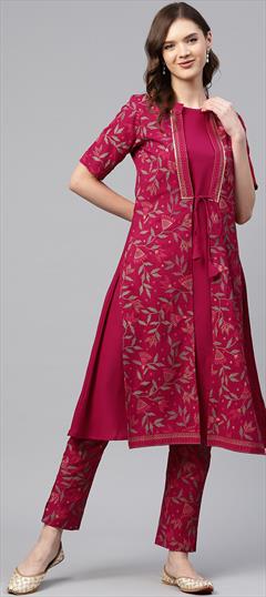 Casual Pink and Majenta color Tunic with Bottom in Crepe Silk fabric with Printed work : 1766311