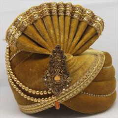 Gold color Turban in Velvet fabric with Broches, Lace, Thread work : 1775503