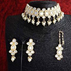 White and Off White color Necklace in Metal Alloy studded with CZ Diamond, Pearl & Gold Rodium Polish : 1785927
