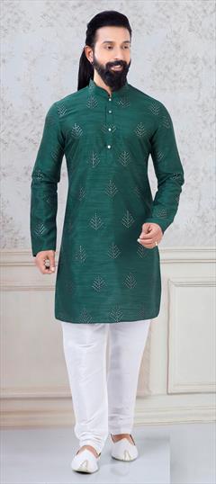 Green color Kurta Pyjamas in Silk fabric with Sequence work : 1790483