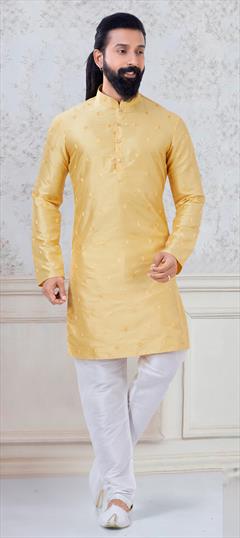 Yellow color Kurta Pyjamas in Silk fabric with Thread work : 1790487