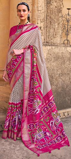 Casual, Traditional Pink and Majenta color Saree in Patola Silk, Silk fabric with South Printed work : 1794493