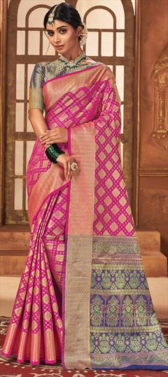 Traditional Pink and Majenta color Saree in Patola Silk, Silk fabric with South Weaving work : 1795916