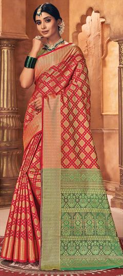 Traditional Red and Maroon color Saree in Patola Silk, Silk fabric with South Weaving work : 1795919