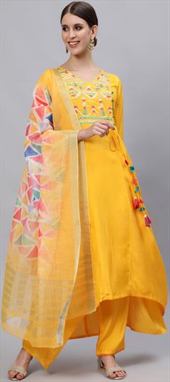 Party Wear Yellow color Salwar Kameez in Blended fabric with Anarkali Thread work : 1798431