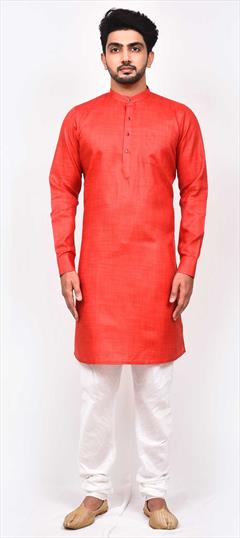 Red and Maroon color Kurta Pyjamas in Silk cotton fabric with Thread work : 1800685