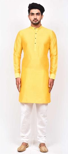 Yellow color Kurta Pyjamas in Jacquard fabric with Thread work : 1800686